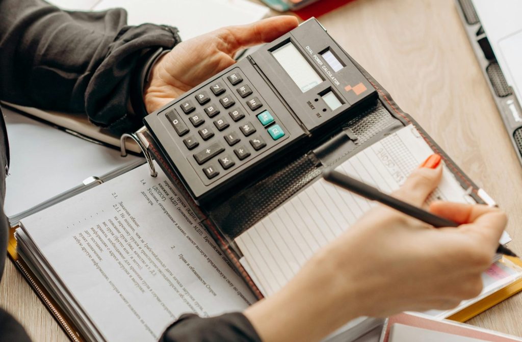 Small and medium business bookkeeping services for accurate financial records and reporting